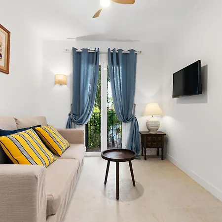 2 Bedroom With Private Pool Near Puerto Banus
