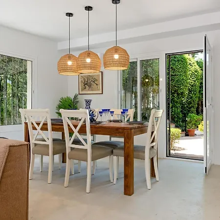 2 Bedroom With Private Pool Near Puerto Banus Marbella