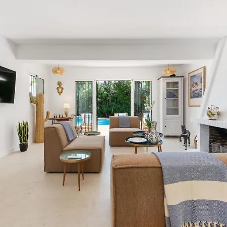 2 Bedroom With Private Pool Near Puerto Banus Marbella
