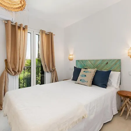 Villa 2 Bedroom With Private Pool Near Puerto Banus Marbella