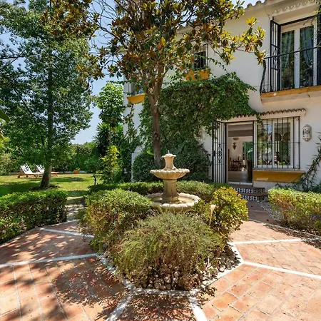2 Bedroom With Private Pool Near Puerto Banus Villa Marbella
