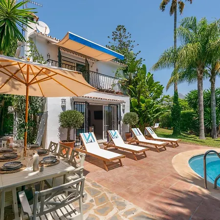 2 Bedroom With Private Pool Near Puerto Banus Villa *
