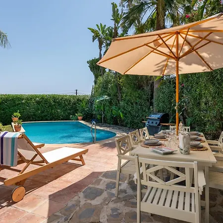 2 Bedroom With Private Pool Near Puerto Banus *