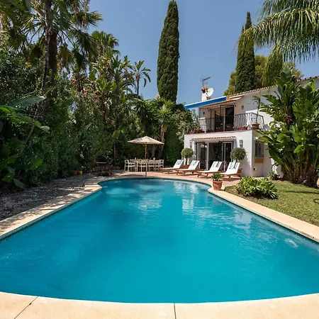Villa 2 Bedroom With Private Pool Near Puerto Banus *